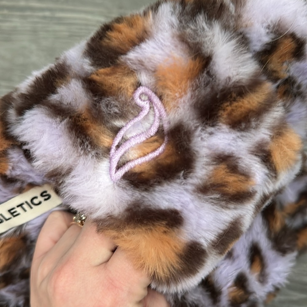 Fabletics Slippers - Picture 2 of 3